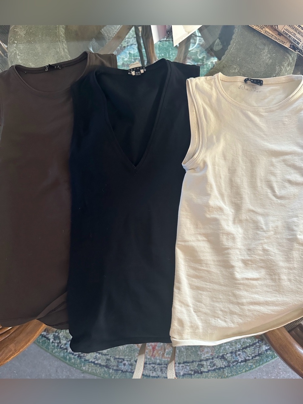 THEORY O/S Sleeveless Crew & V Neck Seamless Tanks Lot of 3